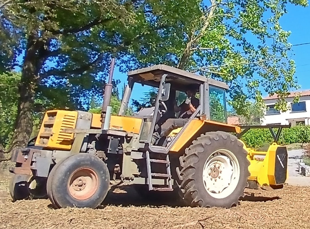 debrousaillage-sanilhac-ardeche Débrousaillage en Ardèche (Sanilhac)